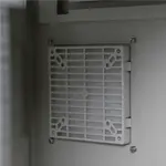 [Nexus:syscom] 8 - Gabinete Ventilado de Acero IP55 Uso en Exterior (593 x 609 x 399 mm) con Placa Trasera Interior Metálica y Compuerta Inferior Atornillable. Incluye Ventilador, Ventilas, filtros, Montaje Rack 19", Terminal de Tierra Física, Chapas y Ll PST-5060-19RAV imagen 8