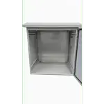 [Nexus:syscom] 9 - Gabinete Ventilado de Acero IP55 Uso en Exterior (593 x 609 x 399 mm) con Placa Trasera Interior Metálica y Compuerta Inferior Atornillable. Incluye Ventilador, Ventilas, filtros, Montaje Rack 19", Terminal de Tierra Física, Chapas y Ll PST-5060-19RAV imagen 9
