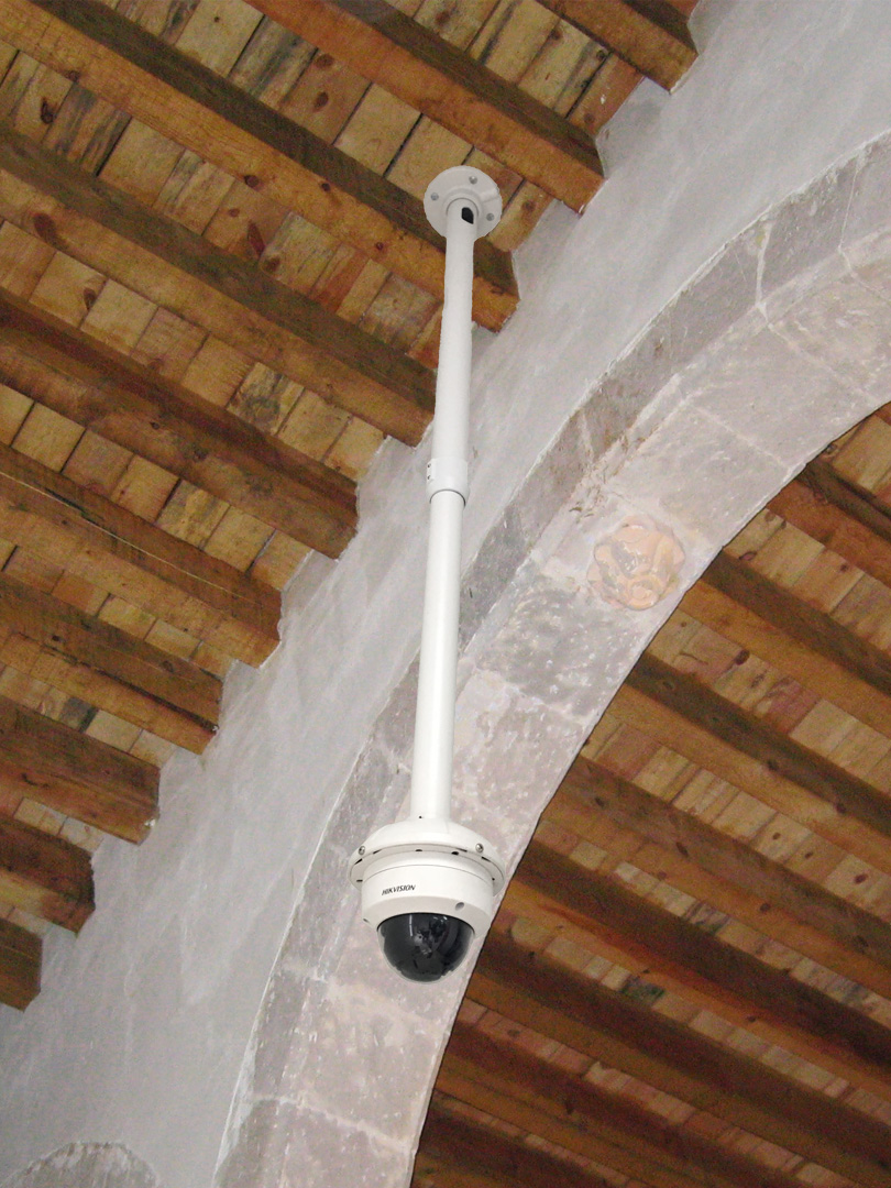 Soporte Telescópico Universal para Cámaras Domo y Bala